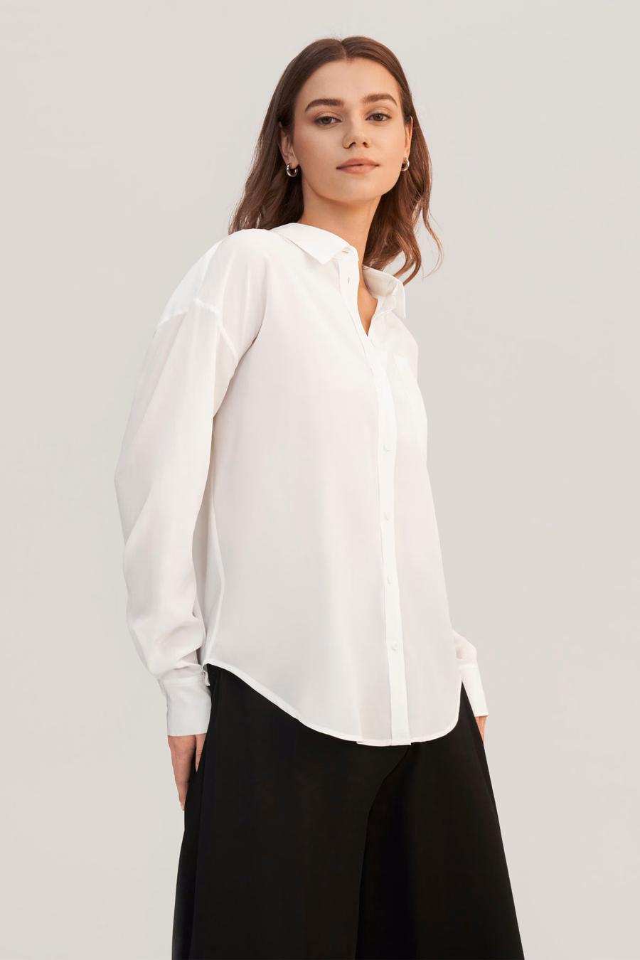 Chemise en soie oversize à épaules tombantes