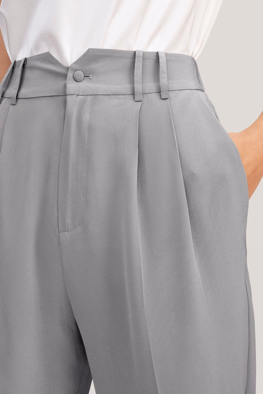 Pantalons en soie à coupe fuselée