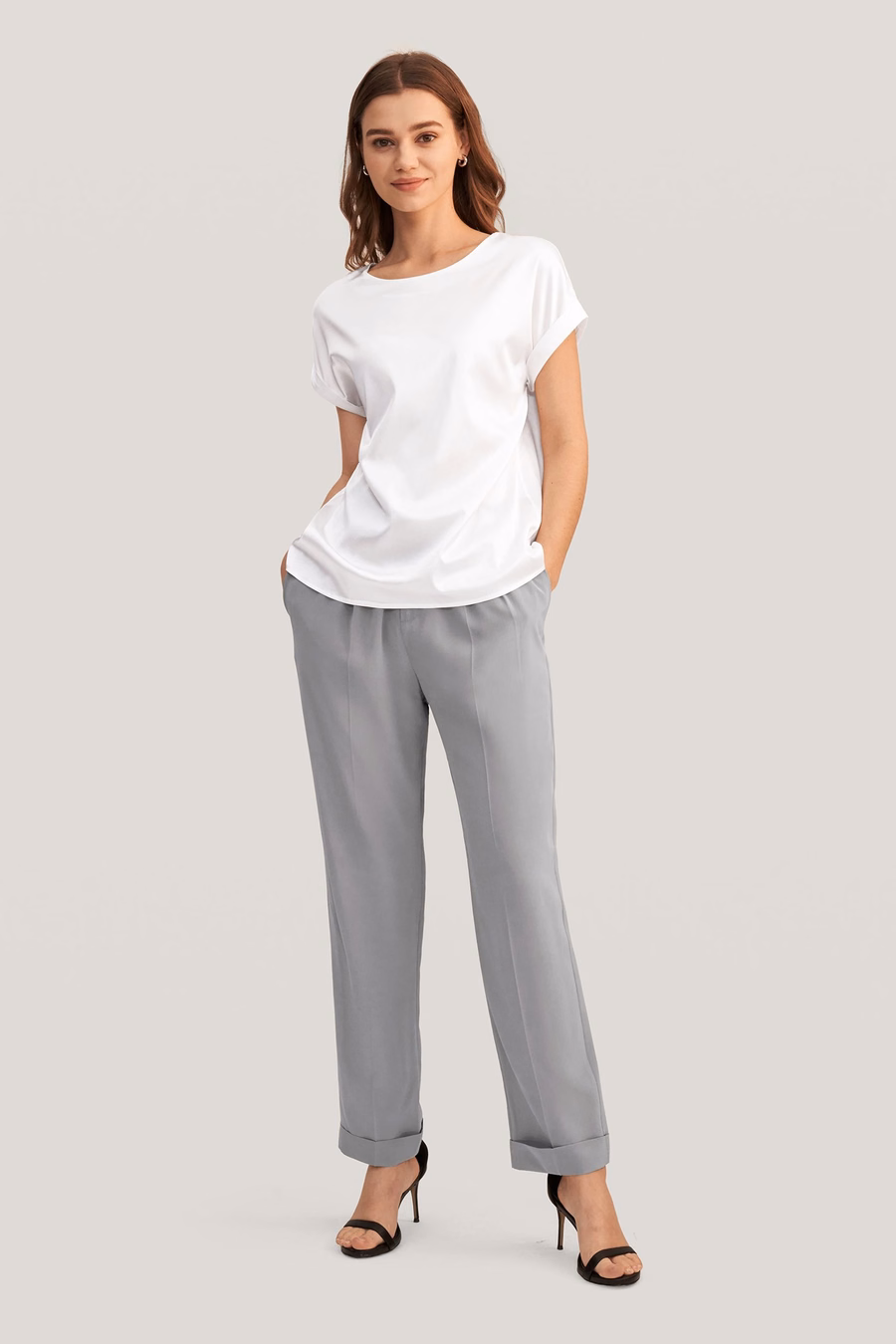Pantalons en soie à coupe fuselée