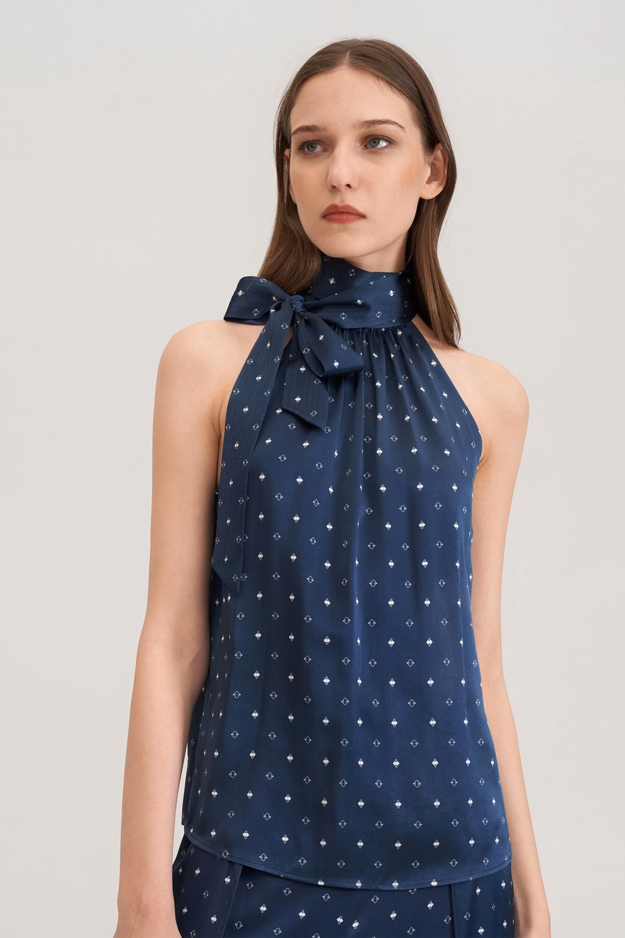 Chemise en soie à col halter