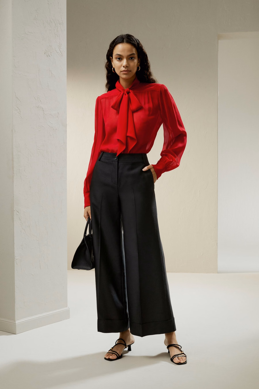 Blouse en soie jasmin avec nœud papillon