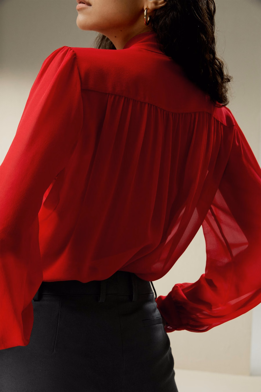 Blouse en soie jasmin avec nœud papillon
