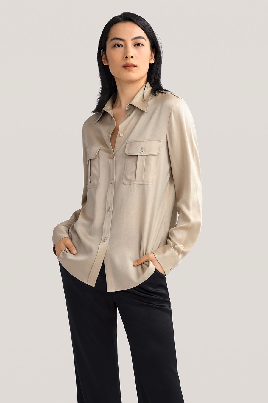 Chemise en soie lavée à la main avec épaulettes