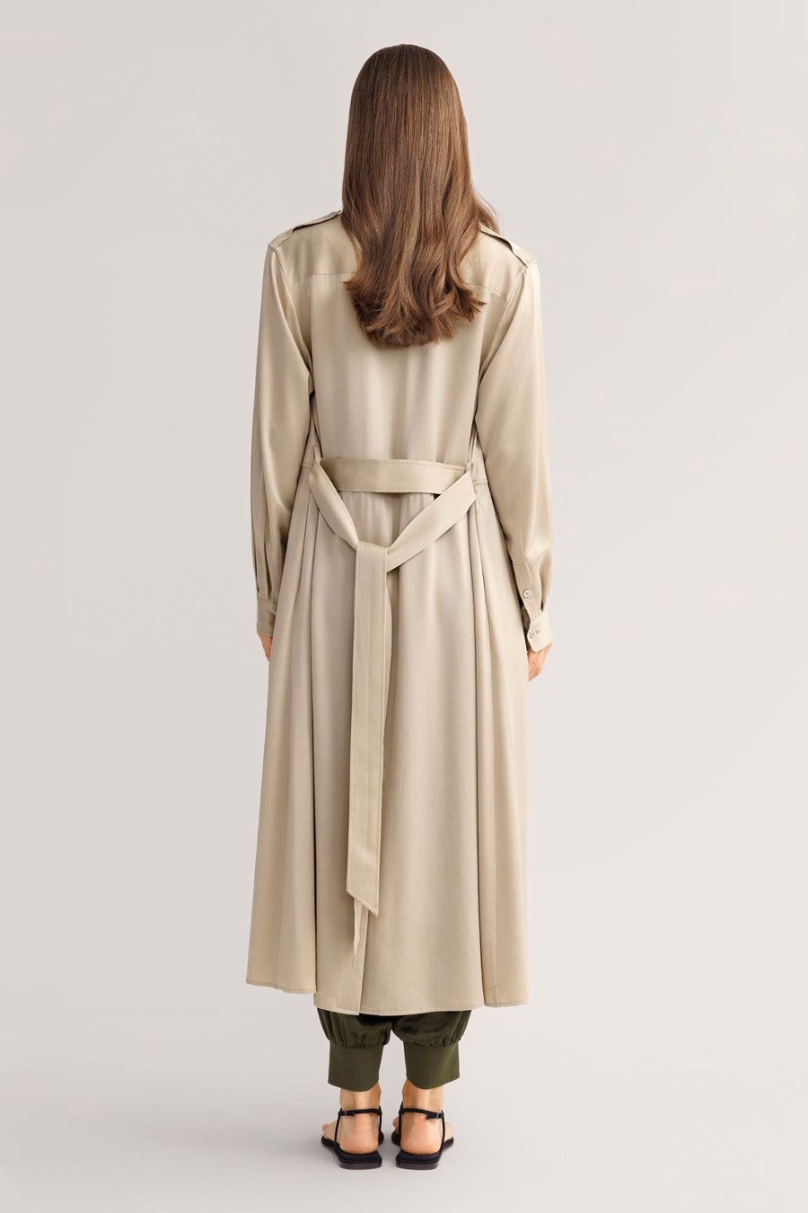 Robe trench en soie lavée à la main