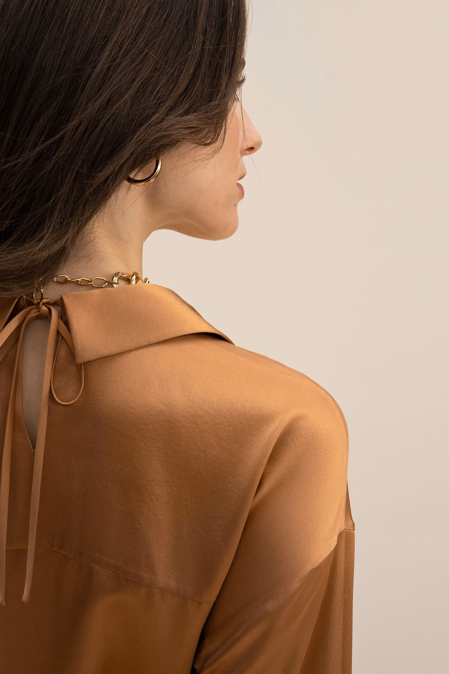 Chemise cropped enveloppante