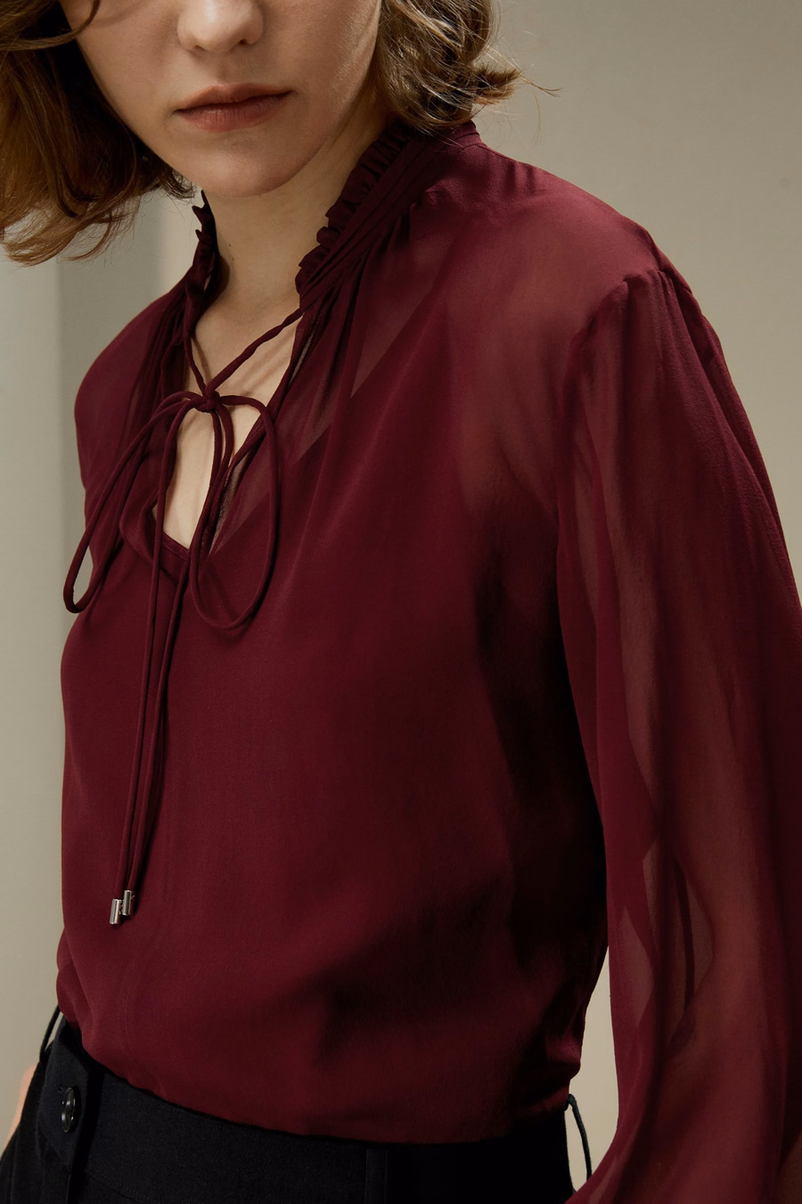 B blouse en georgette à cordon de serrage devant