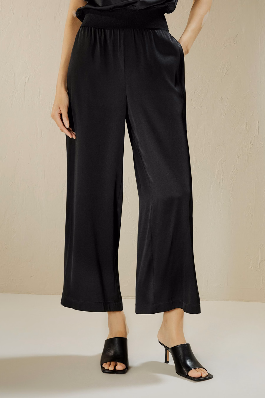 Pantalons en soie à jambe large et cropped