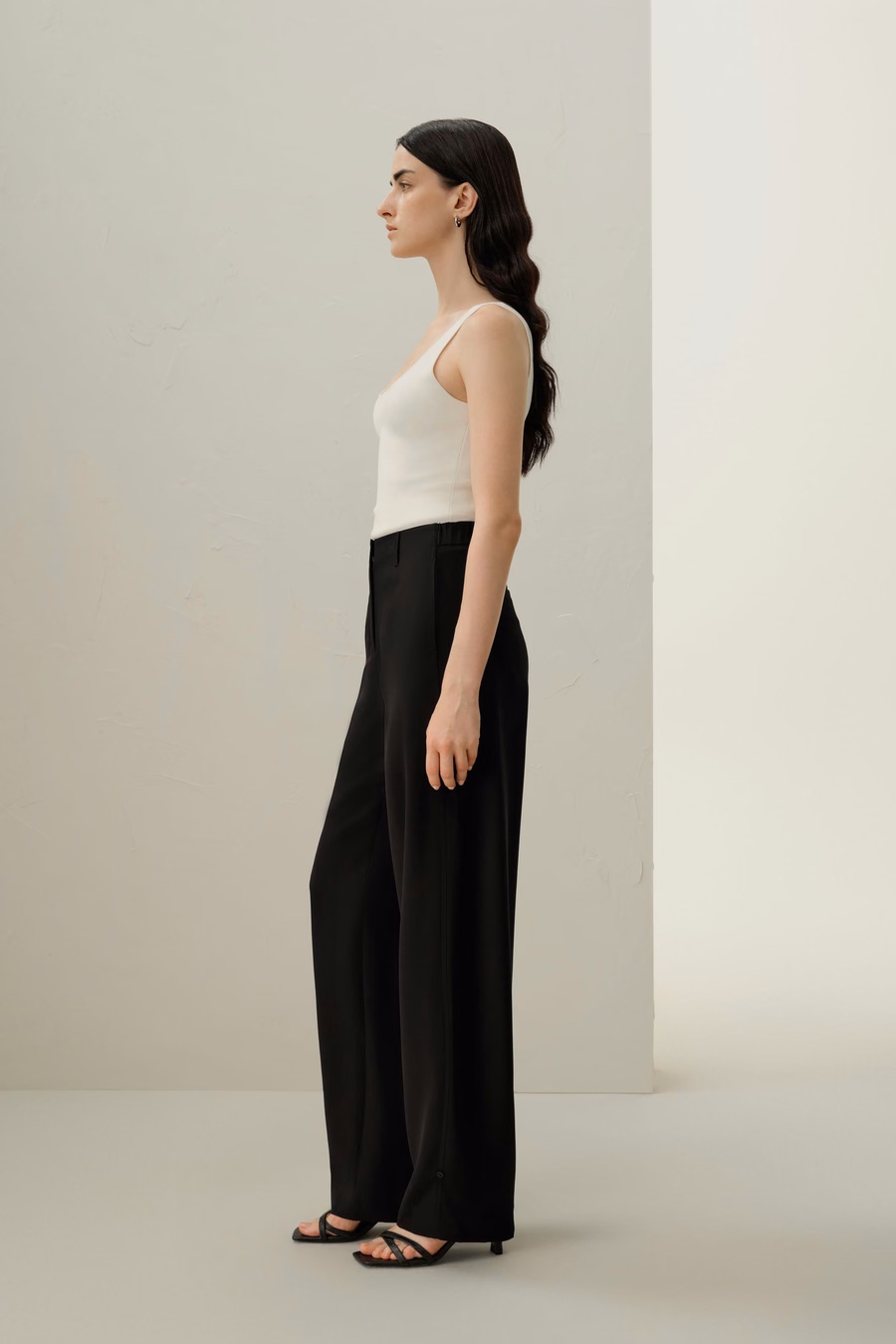 Pantalons en crépon de soie à couture courbée