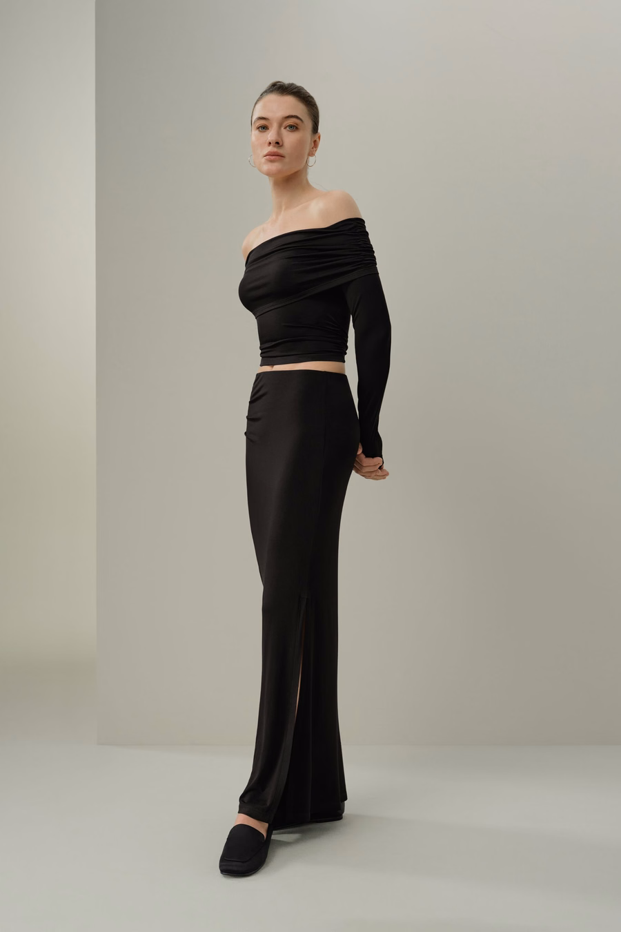 Top à Manches Longues Off-Shoulder en Jersey de Soie Breeze