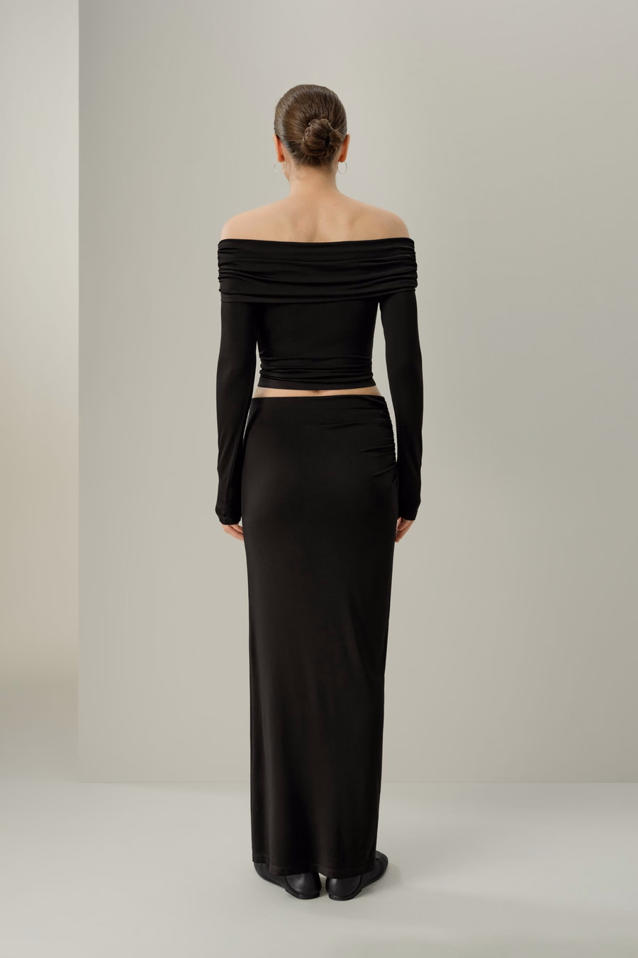 Top à Manches Longues Off-Shoulder en Jersey de Soie Breeze