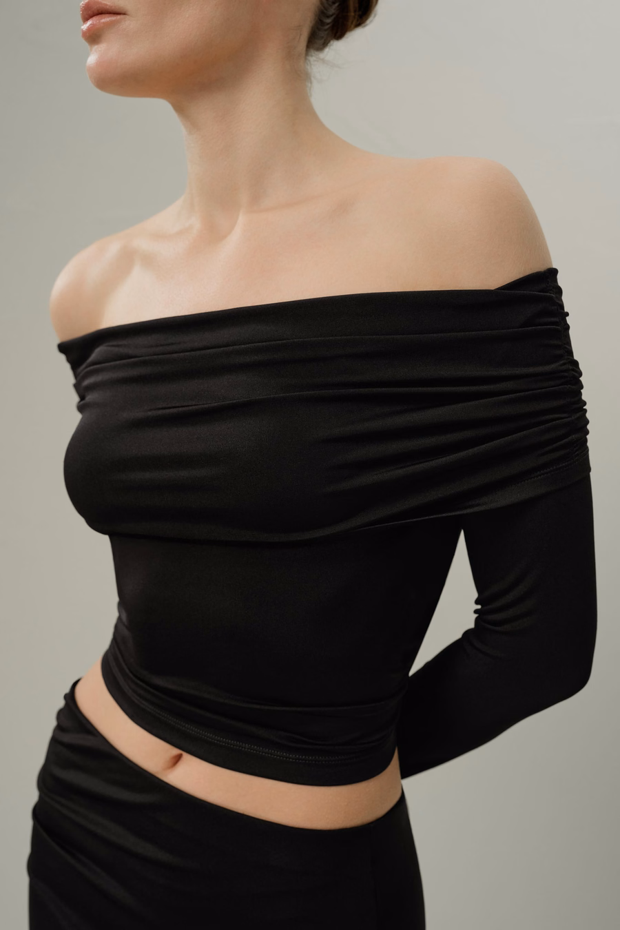 Top à Manches Longues Off-Shoulder en Jersey de Soie Breeze