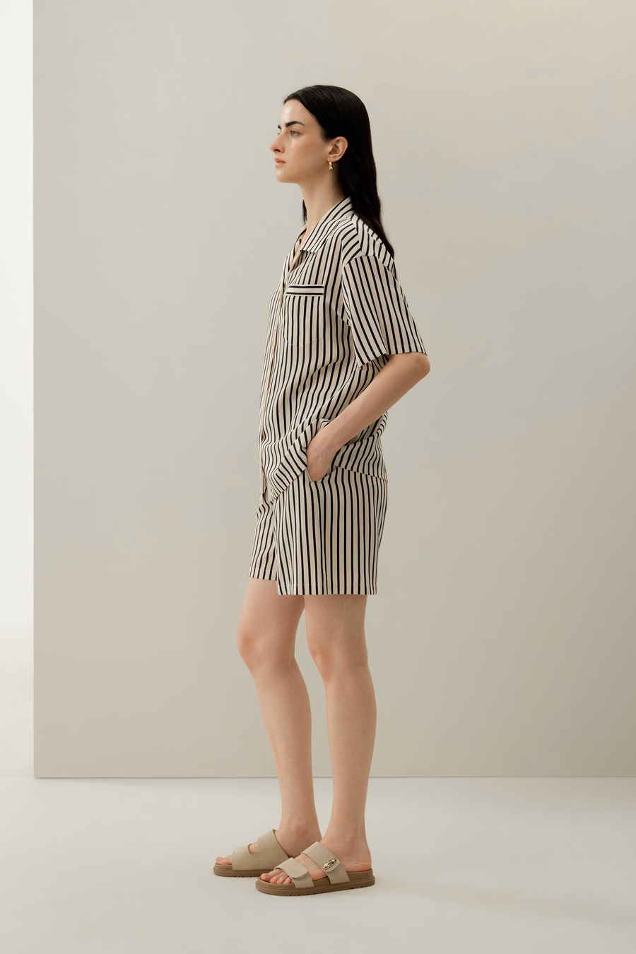 Chemise à col cubain en soie rayée