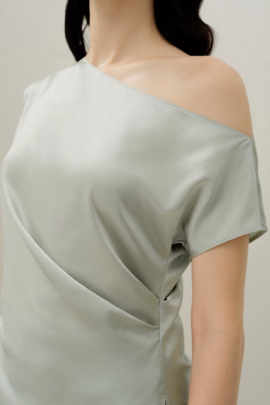 Haut Asymétrique en Charmeuse Élastique